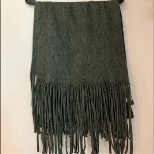 Lucky Brand Unisized Grey Scarf. NEW WITH TAGS